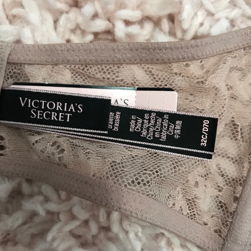 🛍 VS Chantilly Lace High Neck Unlined Bra! - Picture 8 of 8